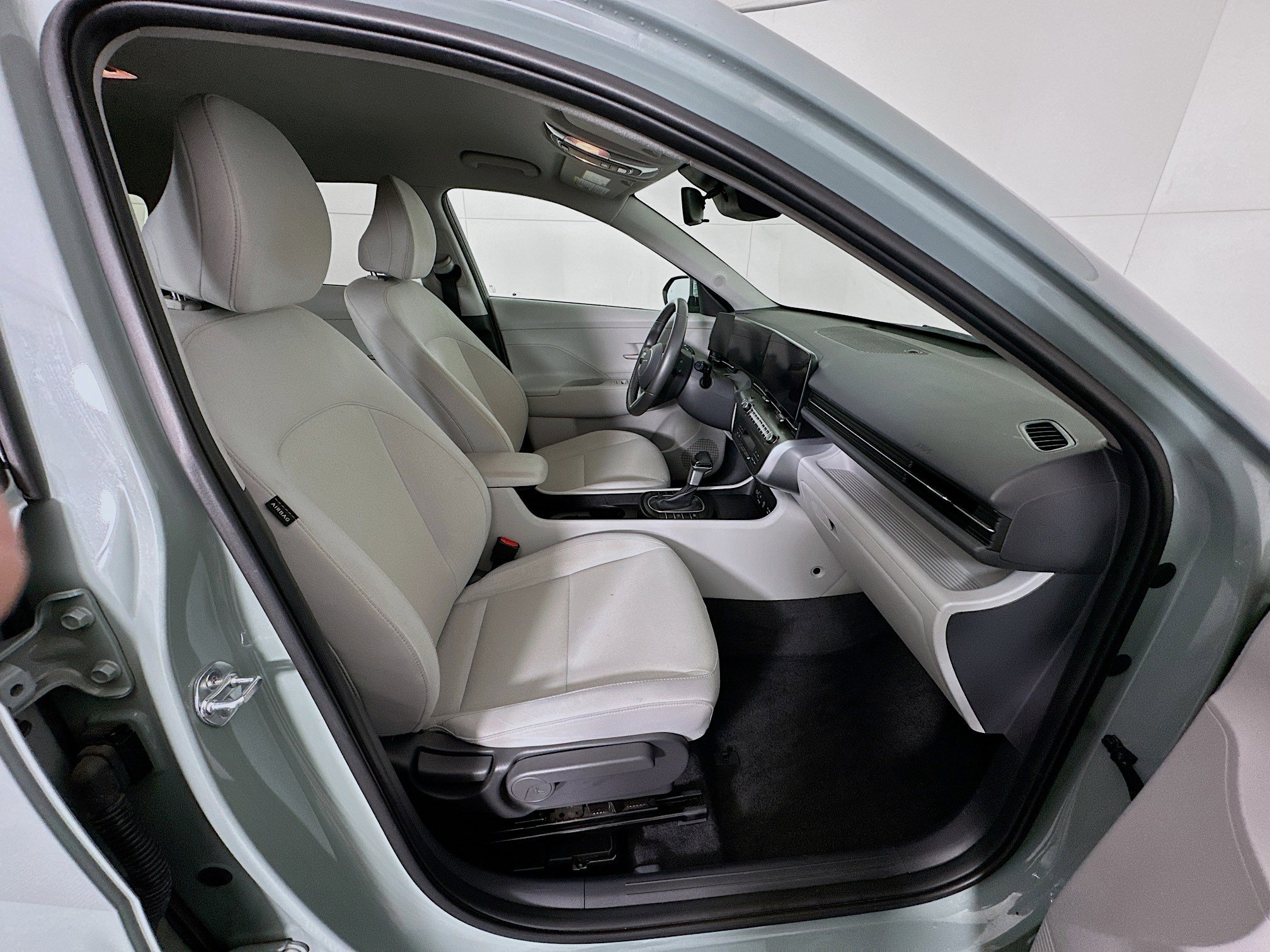 Used 2024 Hyundai Kona SEL image 30