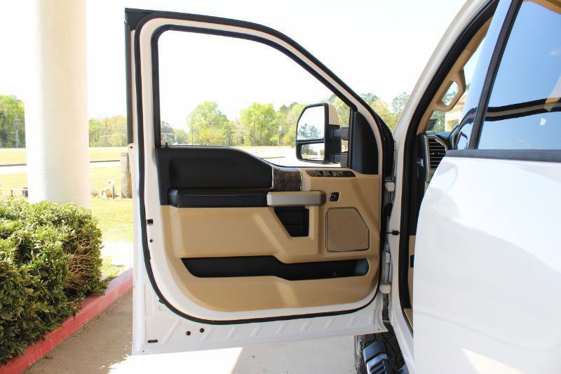 Used 2017 Ford F250 Lariat w/ Lariat Ultimate Package image 27