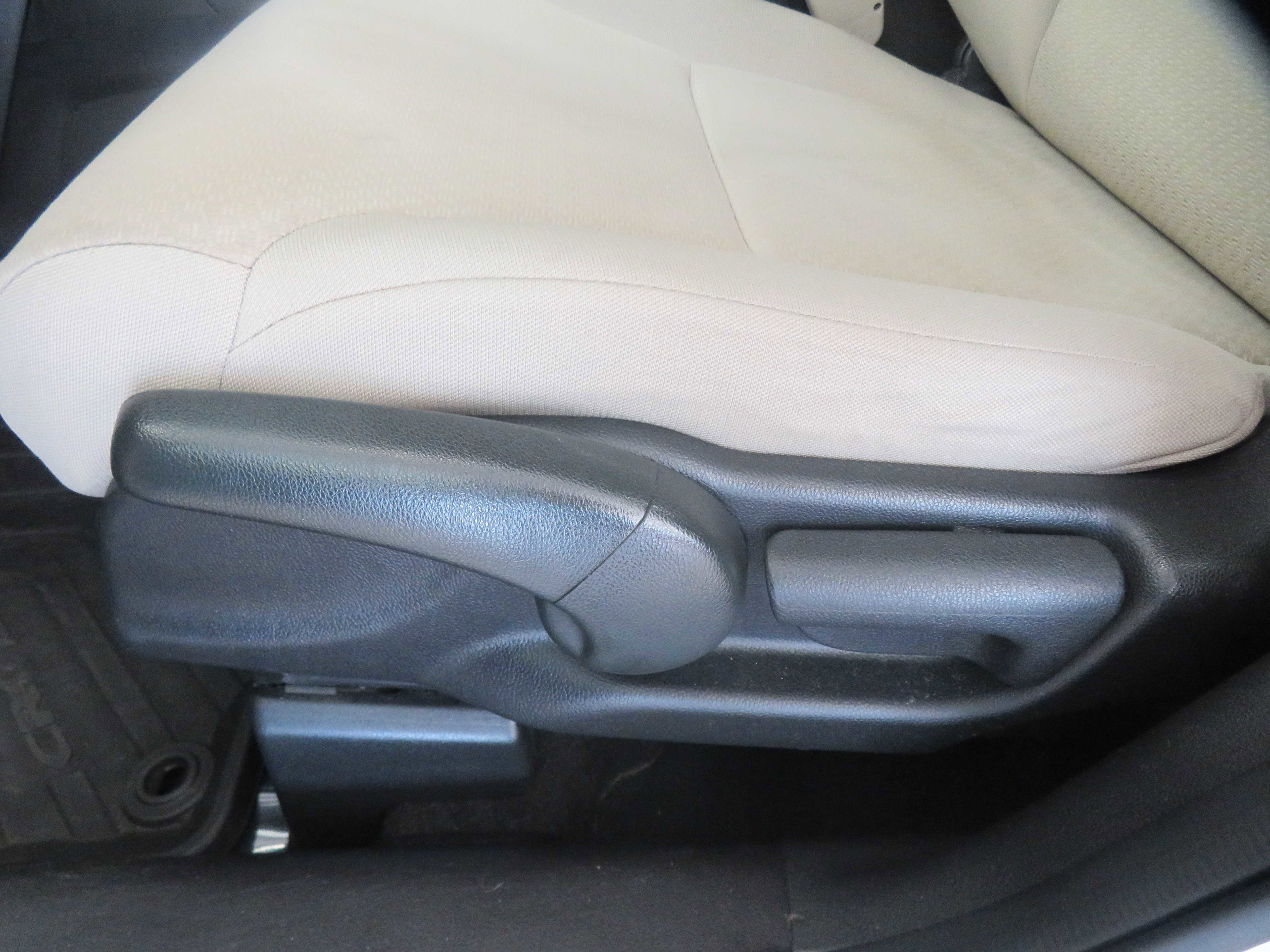 Used 2015 Honda CR-V LX image 17