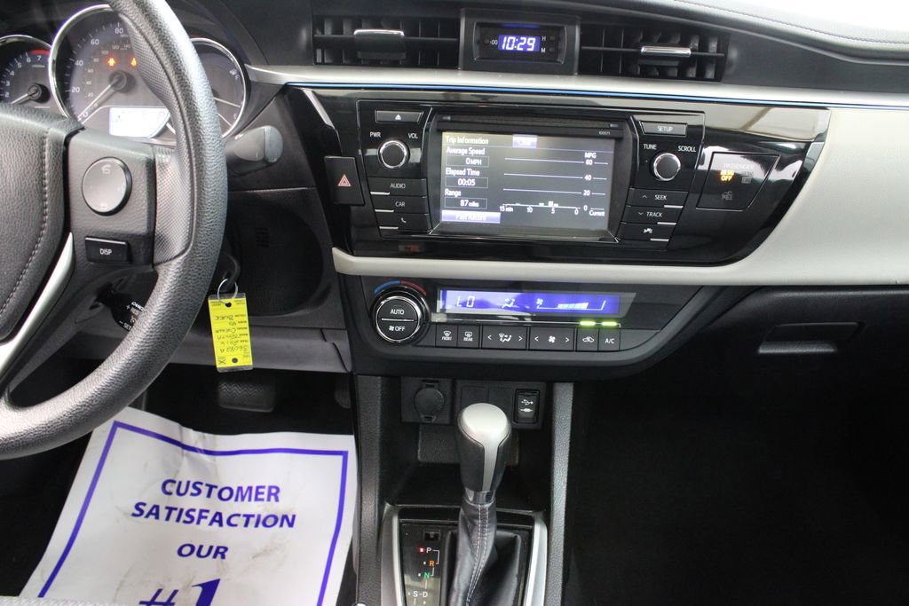 Used 2016 Toyota Corolla LE FWD image 17