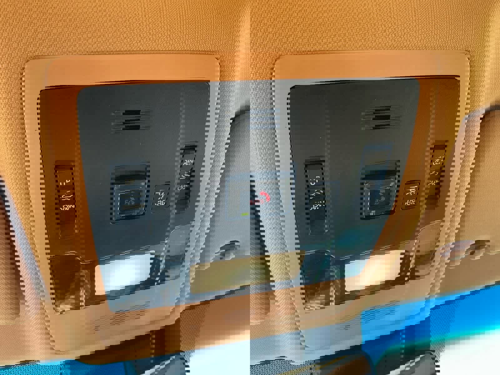 Used 2022 Lexus ES 300h w/ Luxury Package image 15