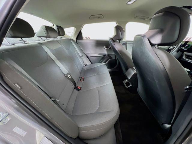 Used 2025 Kia K4 LXS image 38