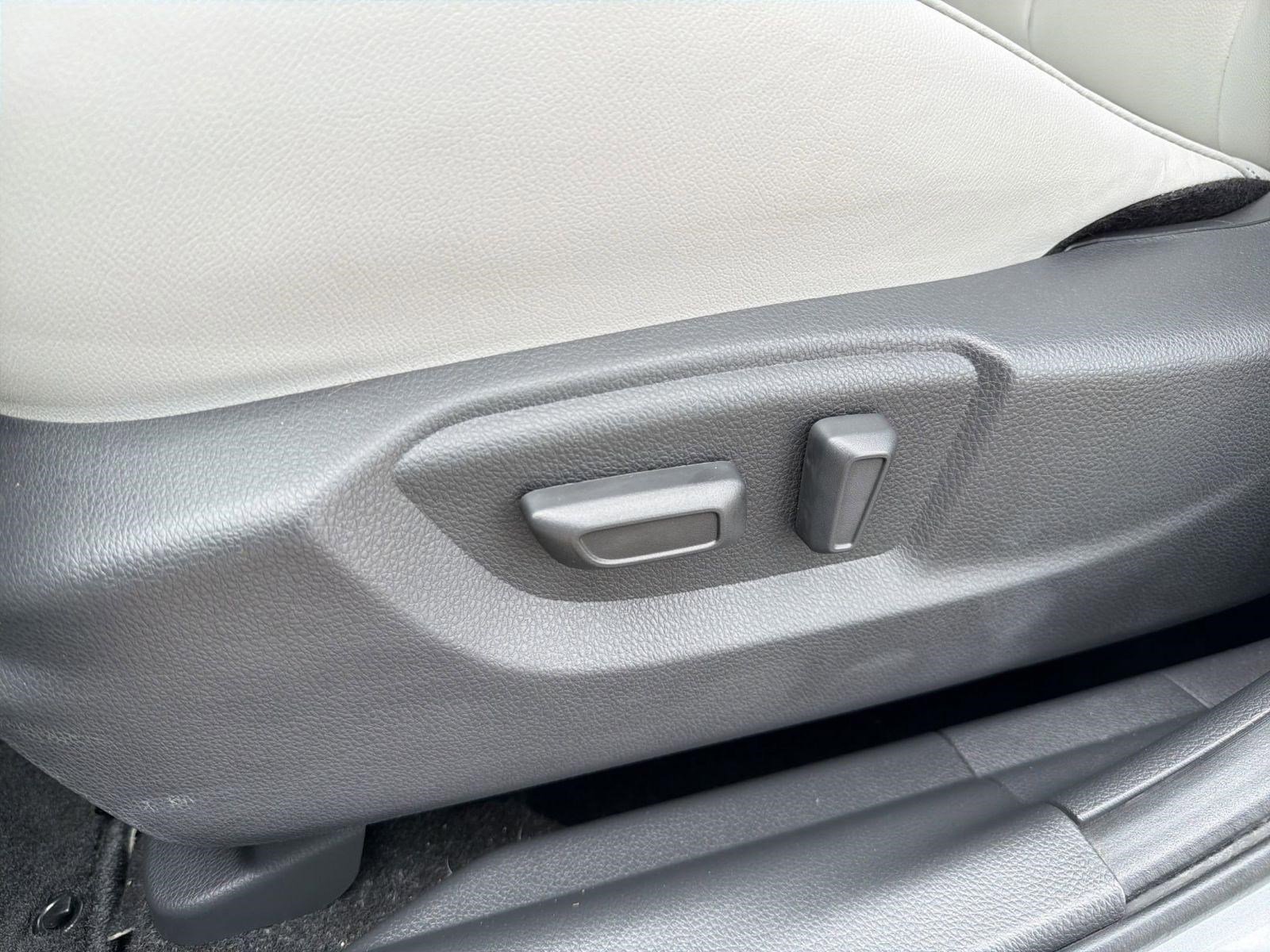 Used 2025 Mitsubishi Eclipse Cross Black Edition image 14