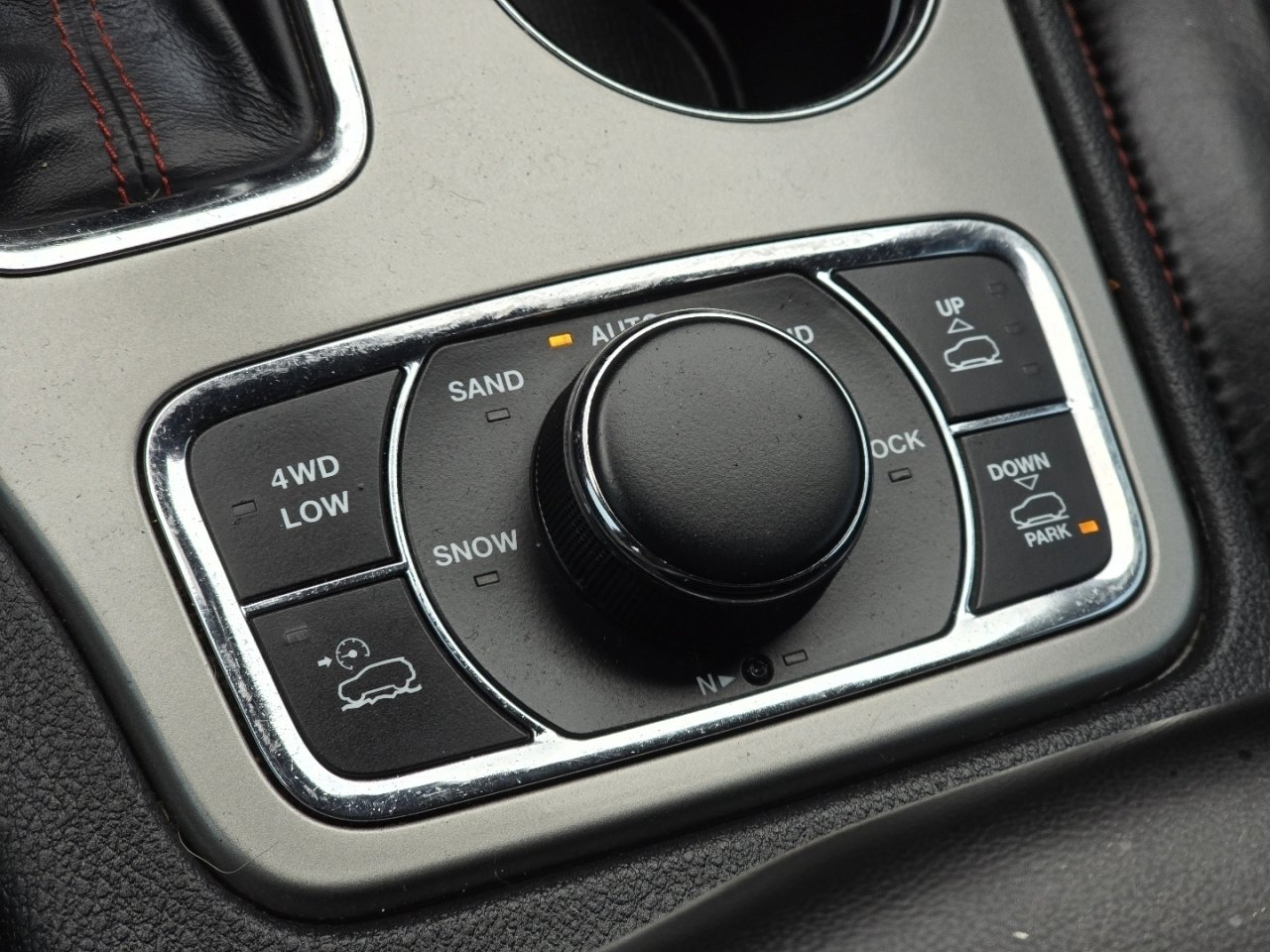 Used 2020 Jeep Grand Cherokee Trailhawk image 18