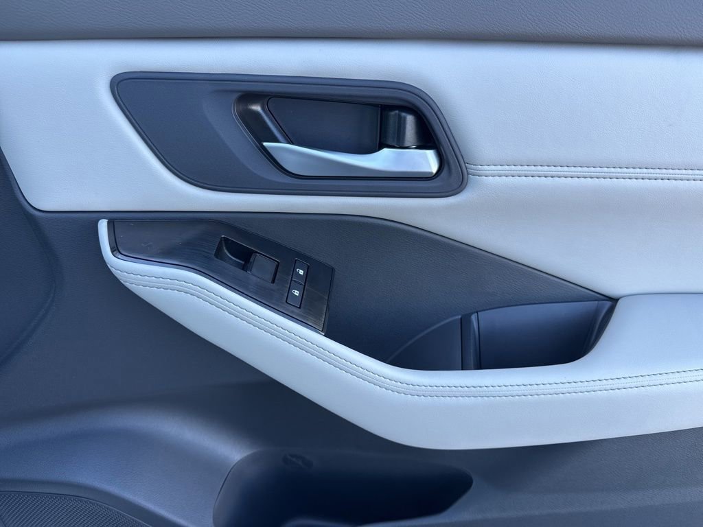 New 2026 Nissan Rogue SV FWD image 19