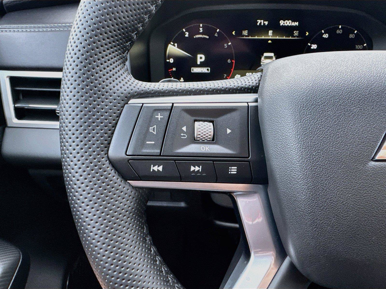 New 2026 Mitsubishi Outlander SE FWD image 12