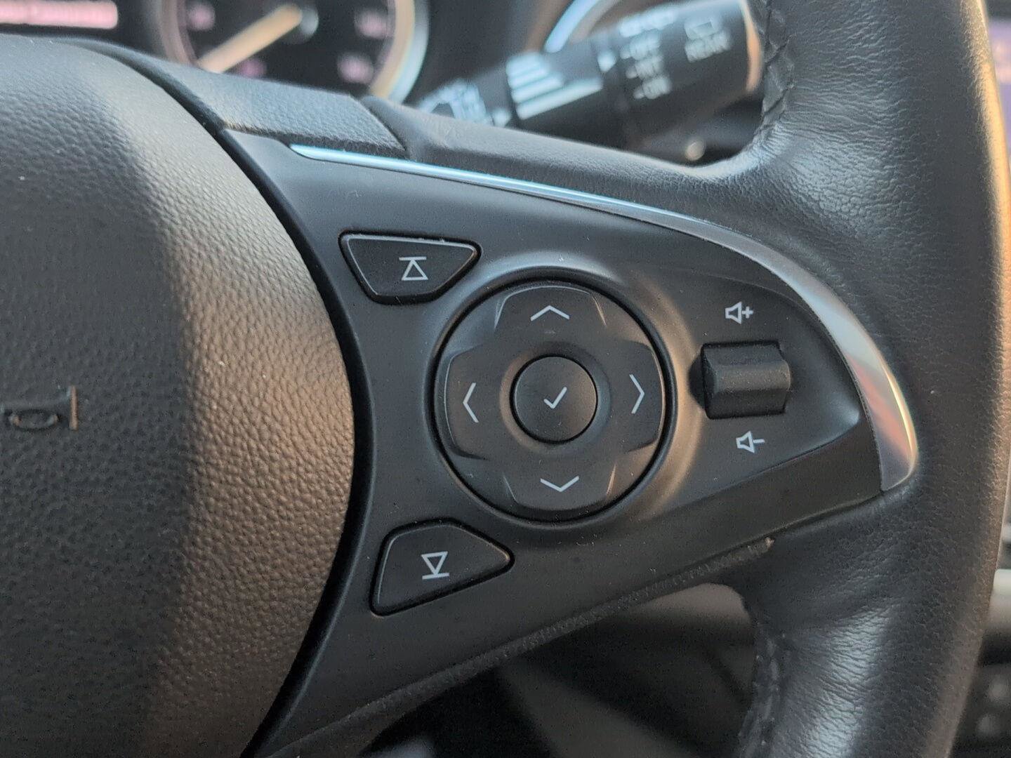 Used 2020 Buick Enclave Premium w/ Sun and Sites Package FWD image 29