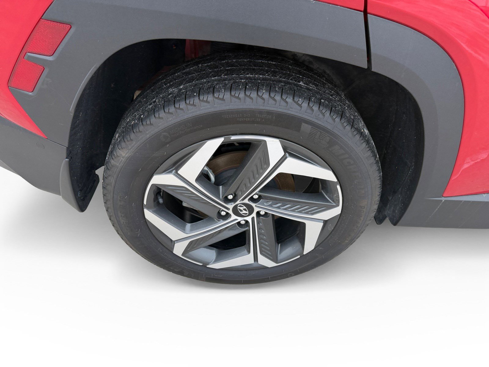 Certified 2023 Hyundai Tucson Limited w/ Cargo Package image 17