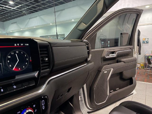Used 2026 GMC Sierra 2500 SLT AWD/4WD image 23