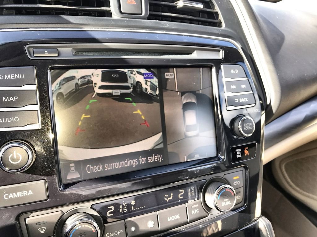 Used 2023 Nissan Maxima Platinum image 17