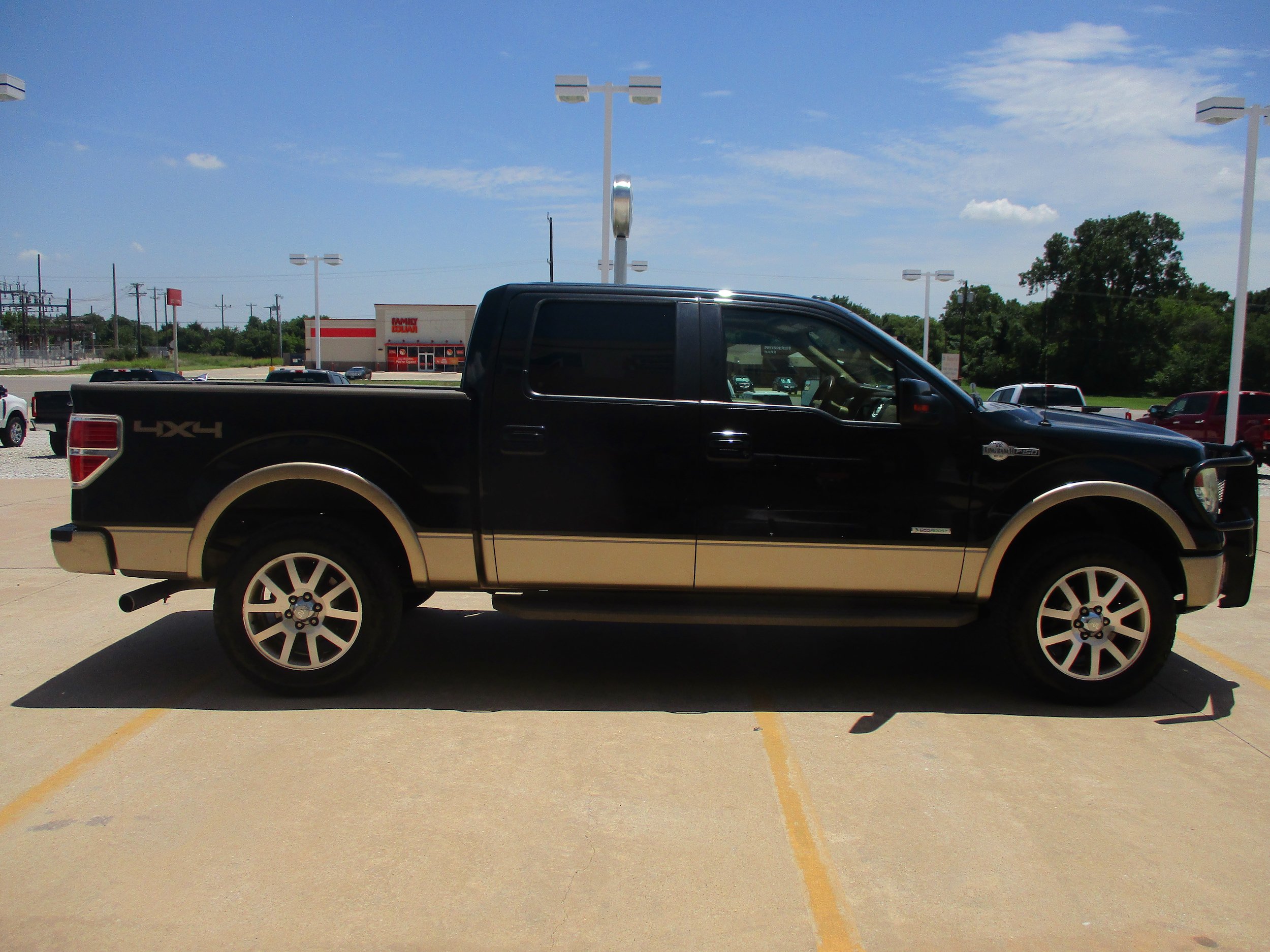 Used 2014 Ford F150 King Ranch w/ King Ranch Luxury Package AWD/4WD image 4