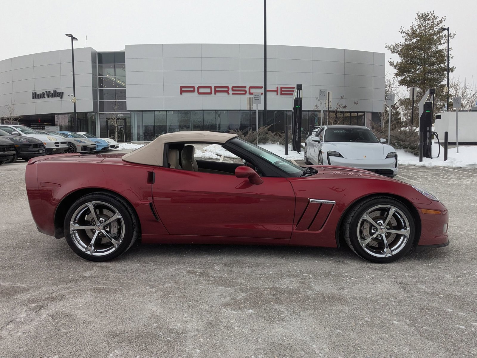 Used 2012 Chevrolet Corvette Grand Sport w/ 3LT Preferred Equipment Group image 9