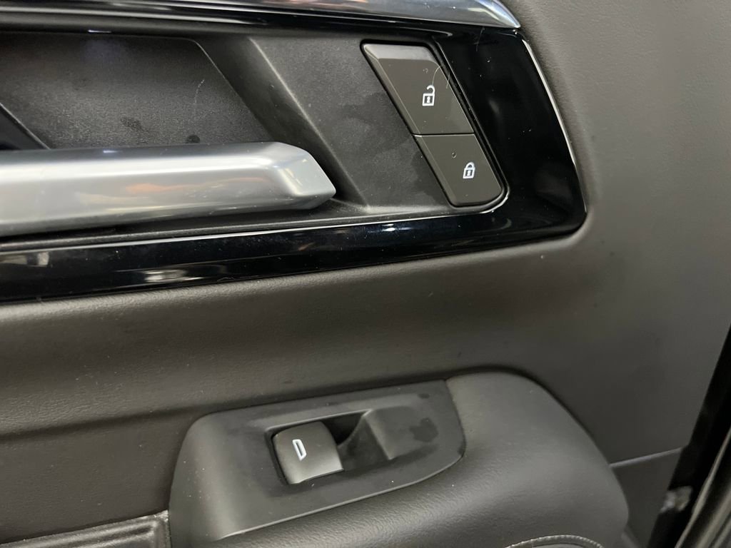 Used 2025 Chevrolet Tahoe LT image 15