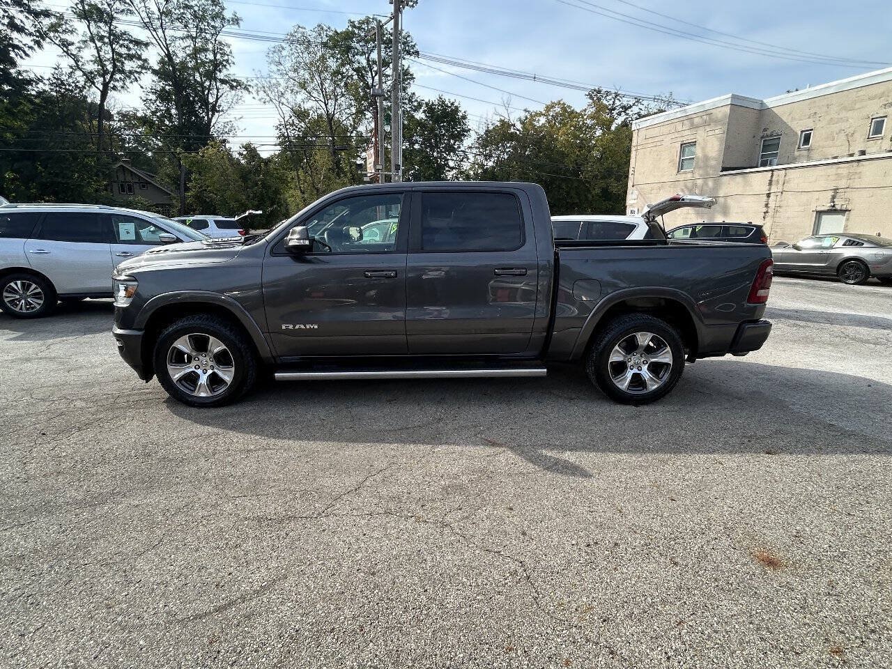 Used 2019 RAM 1500 Laramie w/ Sport Appearance Package AWD/4WD image 3