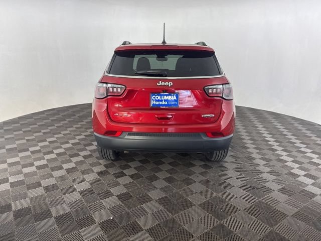 Used 2025 Jeep Compass Latitude AWD/4WD image 7