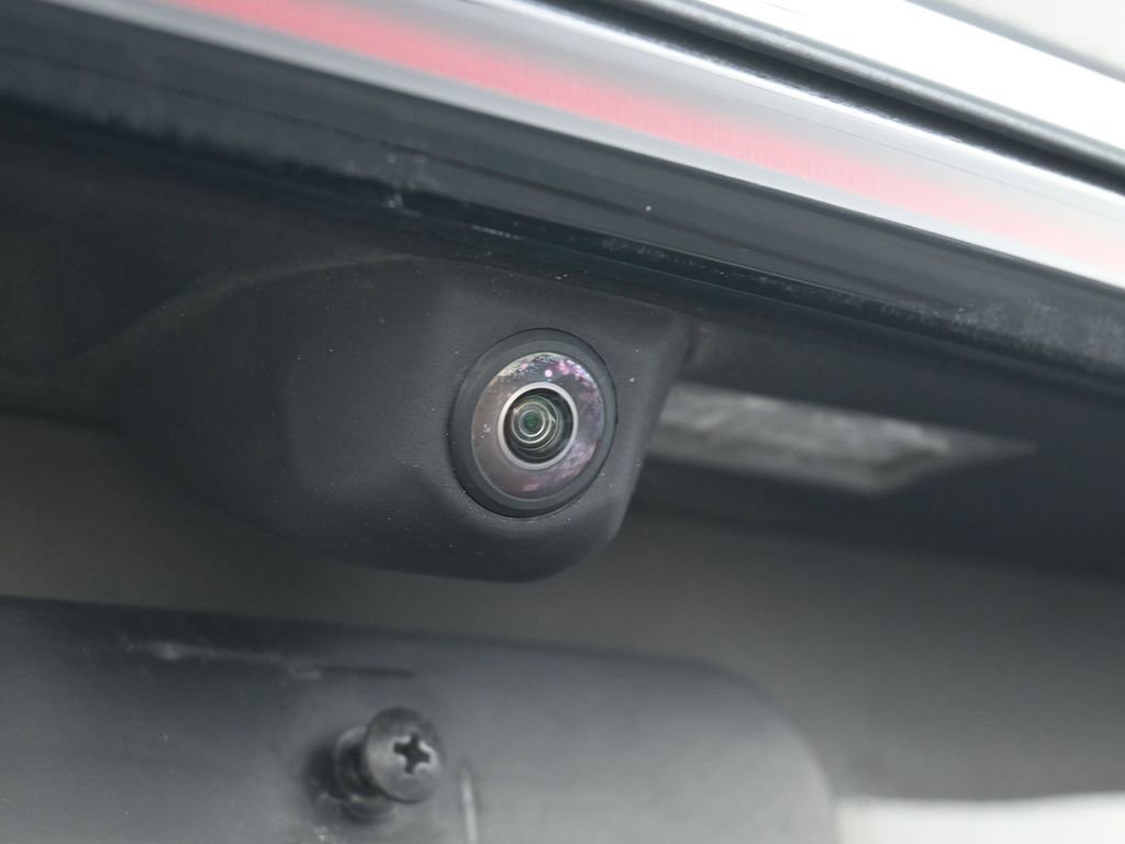 Used 2022 BMW 750i xDrive w/ Executive Package image 23