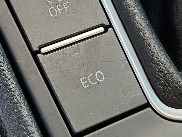 Used 2024 Volkswagen Jetta SE image 25