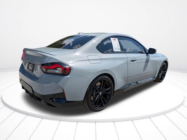 Used 2024 BMW 230i Coupe w/ M Sport Package RWD image 4