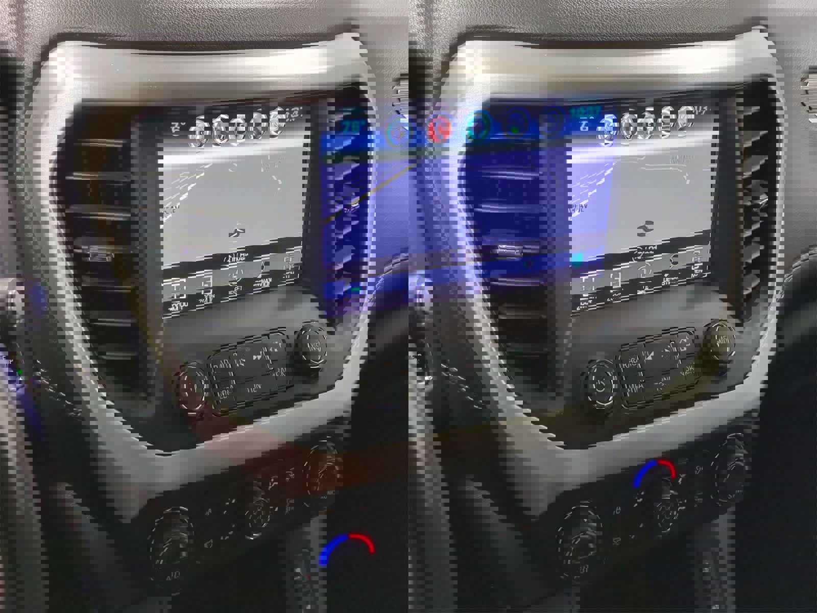 Used 2019 GMC Acadia SLT image 28