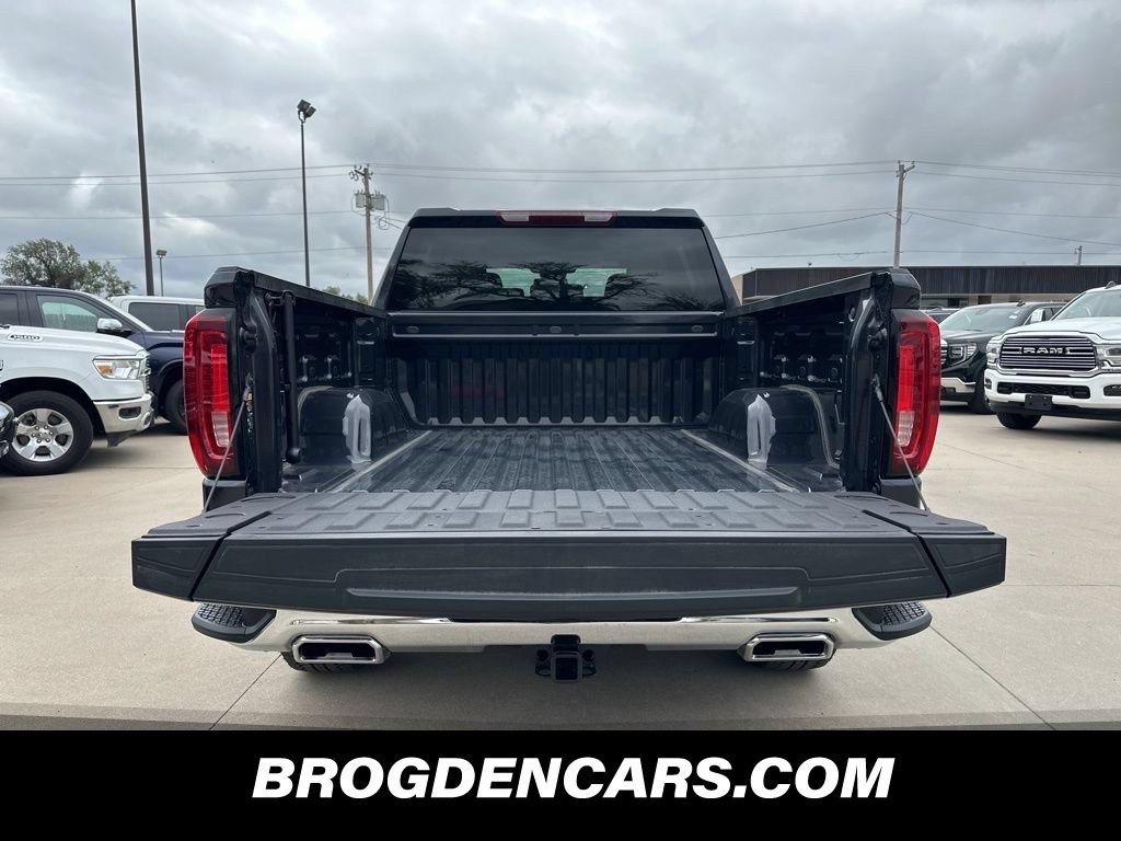 Used 2024 GMC Sierra 1500 SLT w/ SLT Premium Package AWD/4WD image 9