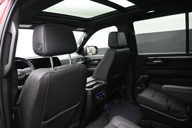 Used 2025 Chevrolet Tahoe High Country AWD/4WD image 11