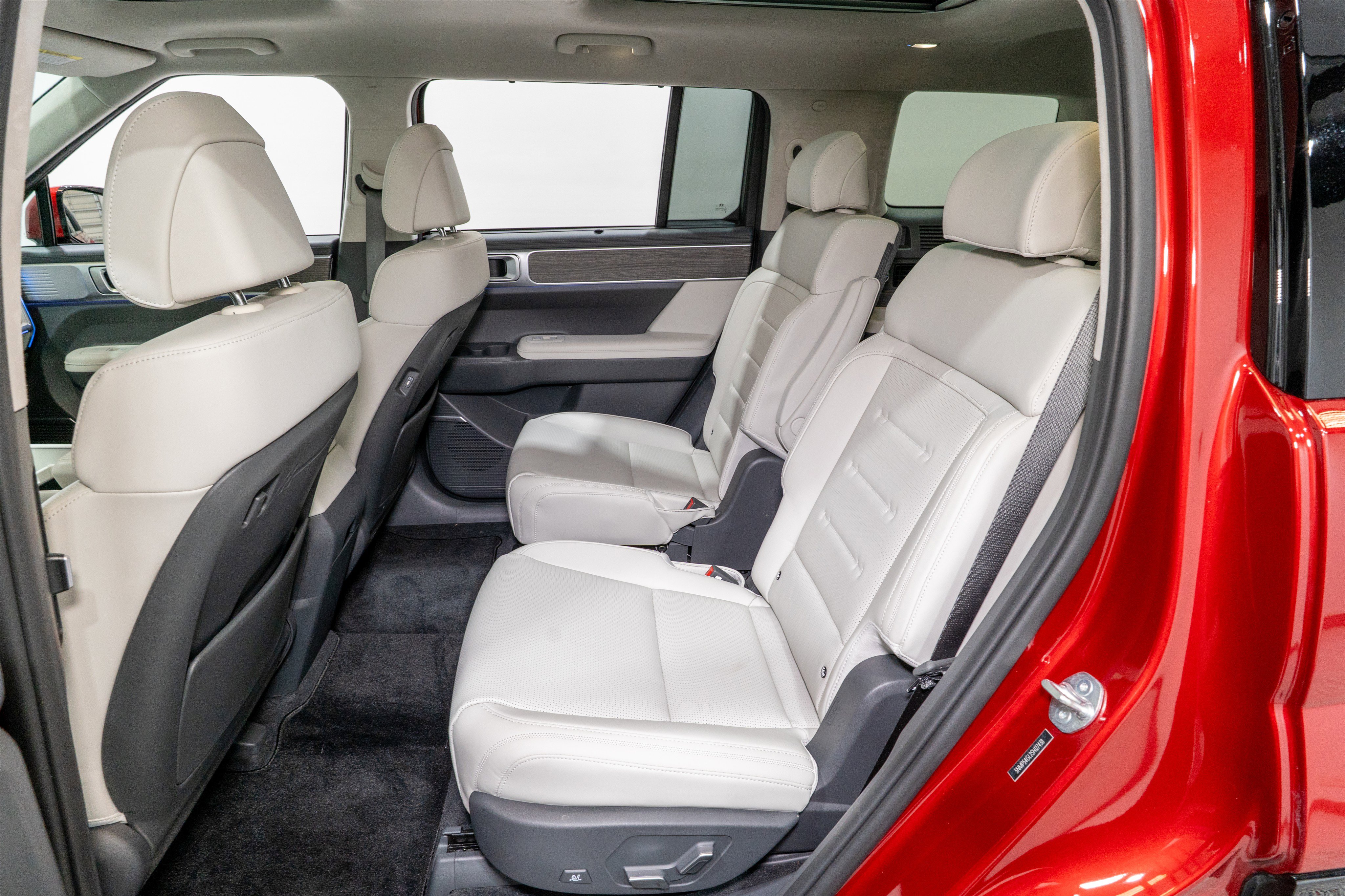 Used 2025 Hyundai Santa Fe Calligraphy image 37