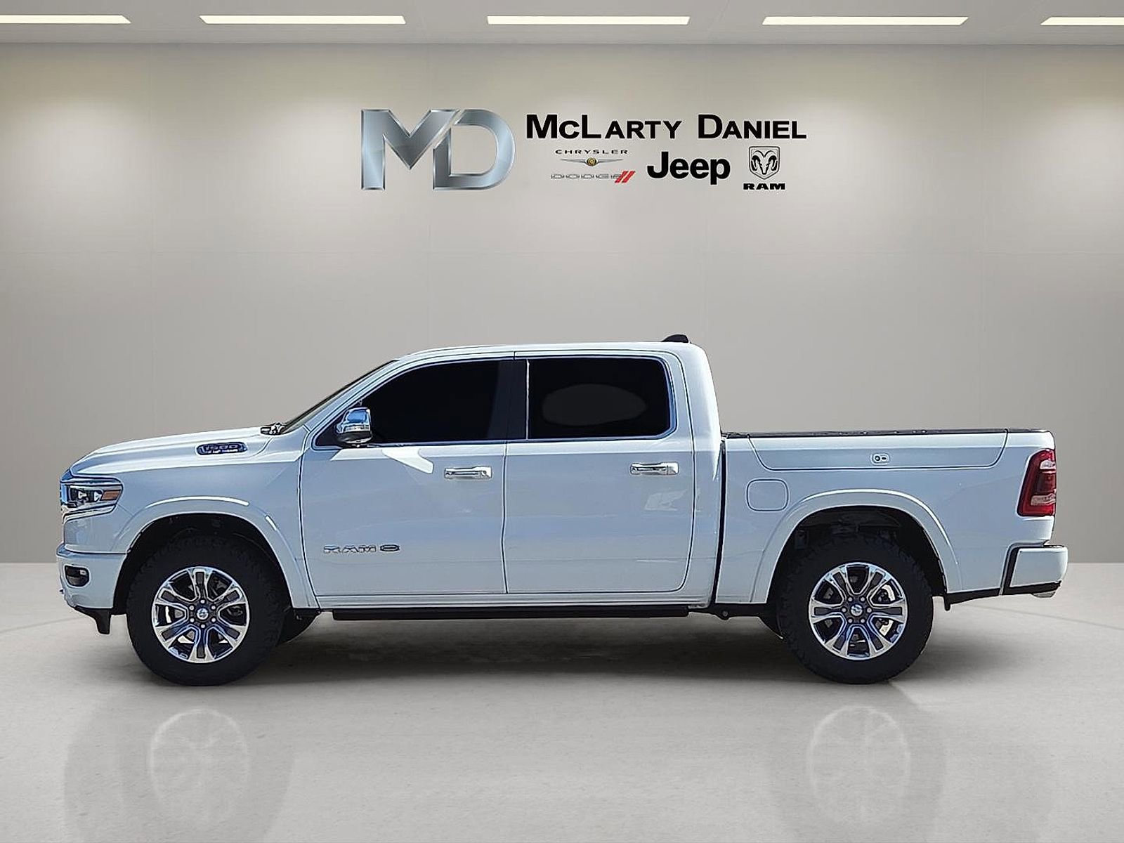Used 2021 RAM 1500 Limited w/ Body Color Bumper Group image 3