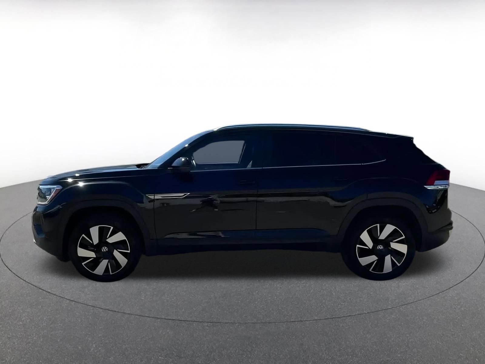 Used 2025 Volkswagen Atlas Cross Sport SE image 8