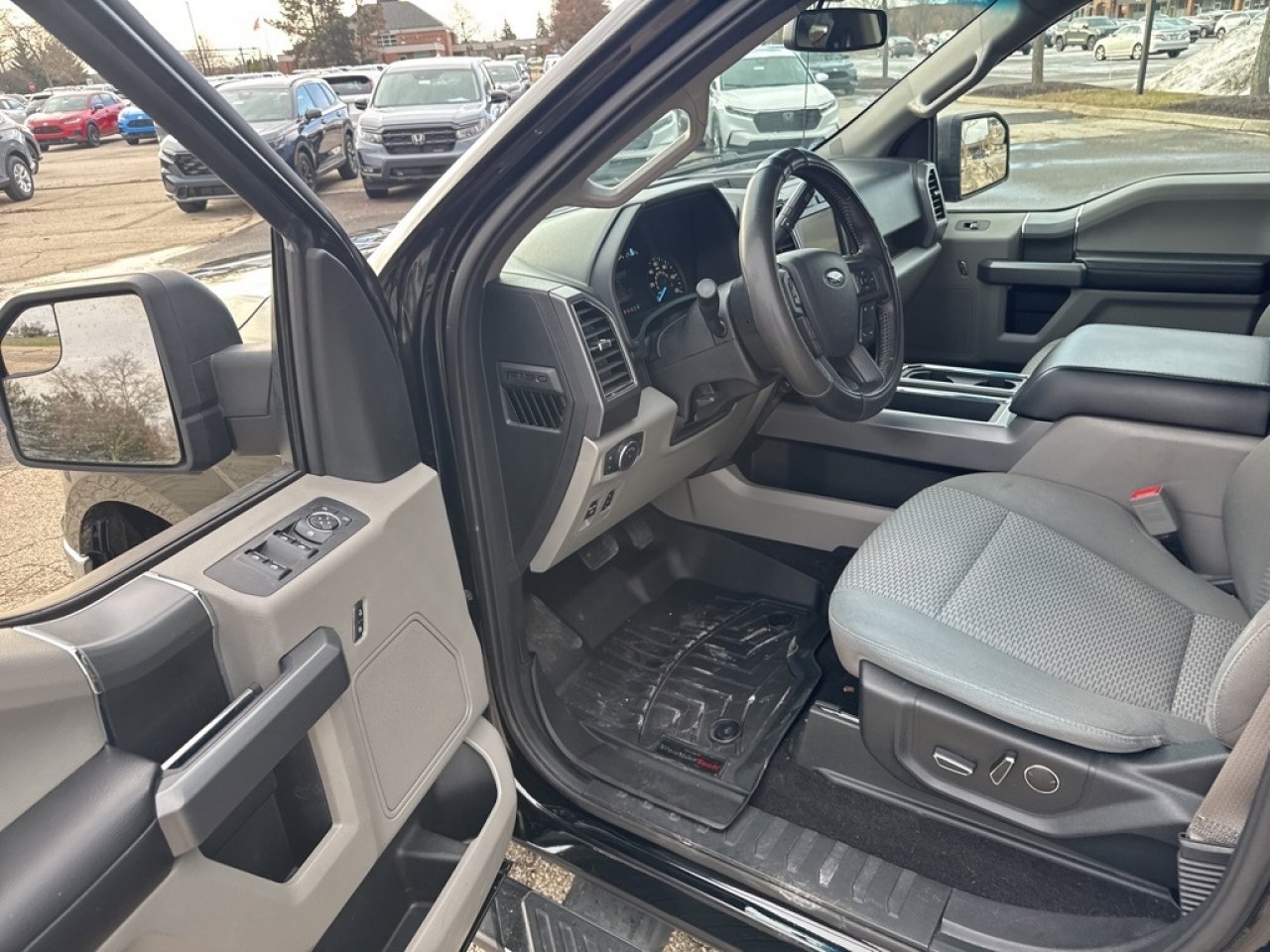 Used 2018 Ford F150 XLT w/ Equipment Group 302A Luxury image 26