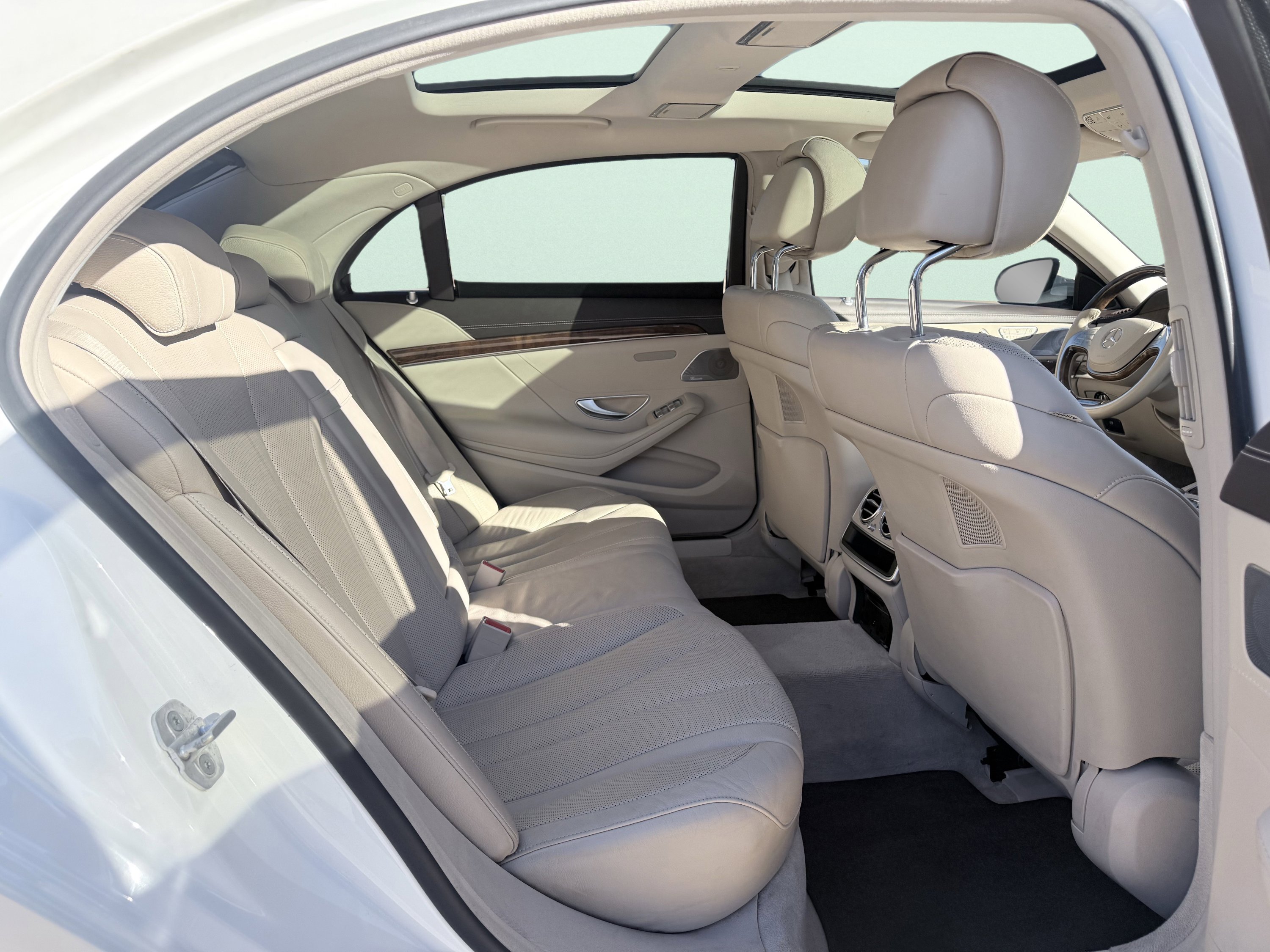 Used 2015 Mercedes-Benz S 550 Sedan w/ Premium 1 Package image 38