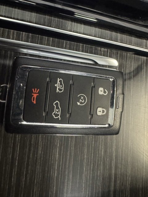 Used 2023 Jeep Wagoneer Series III w/ Premium Group I image 15