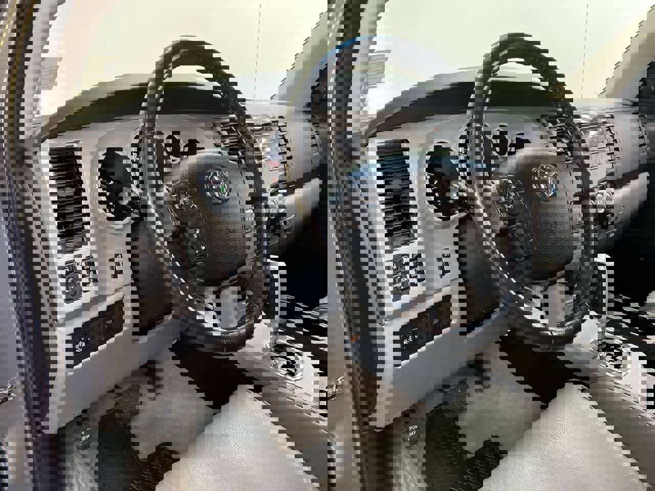 Used 2007 Toyota Tundra Limited AWD/4WD image 2