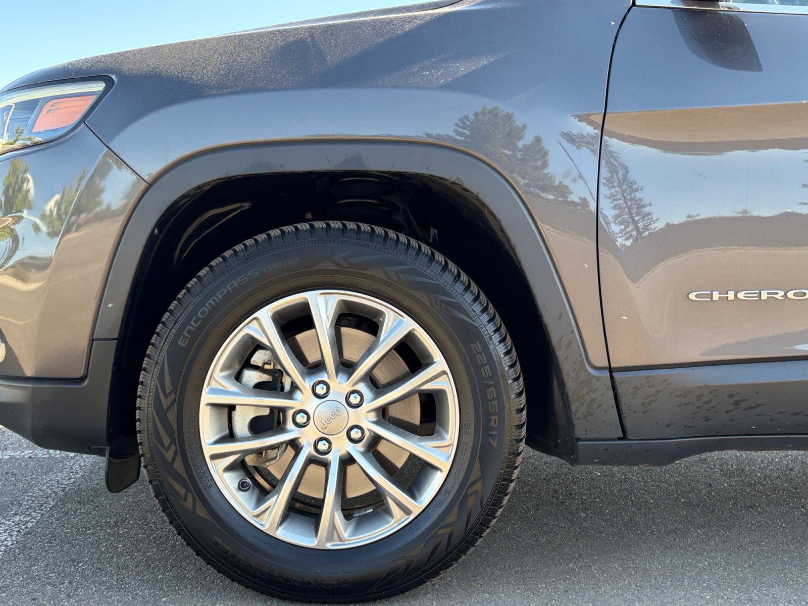 Used 2021 Jeep Cherokee Latitude Lux AWD/4WD image 10