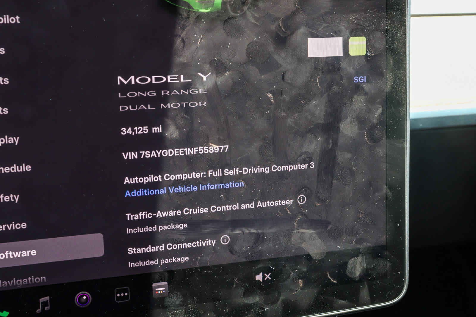 Used 2022 Tesla Model Y Long Range AWD/4WD image 24