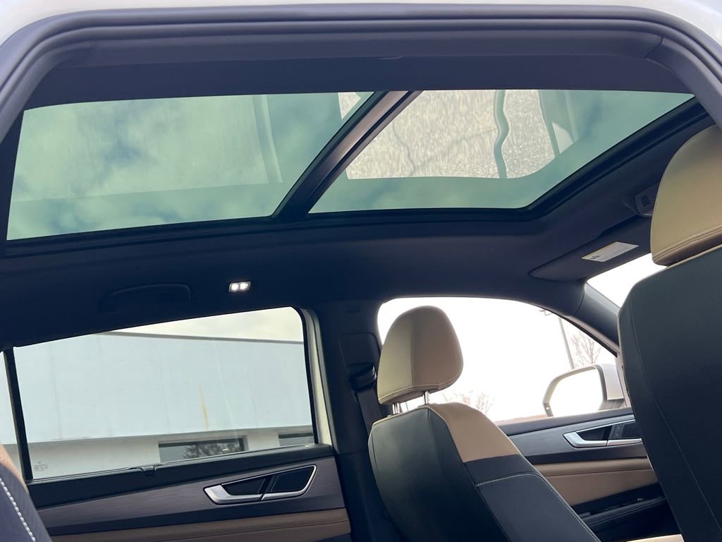 New 2026 Volkswagen Atlas Cross Sport SE image 13