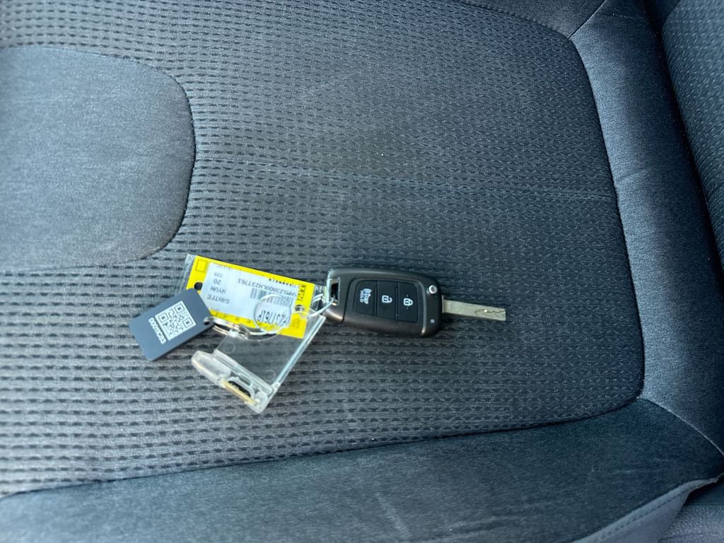 Used 2020 Hyundai Santa Fe SE image 37