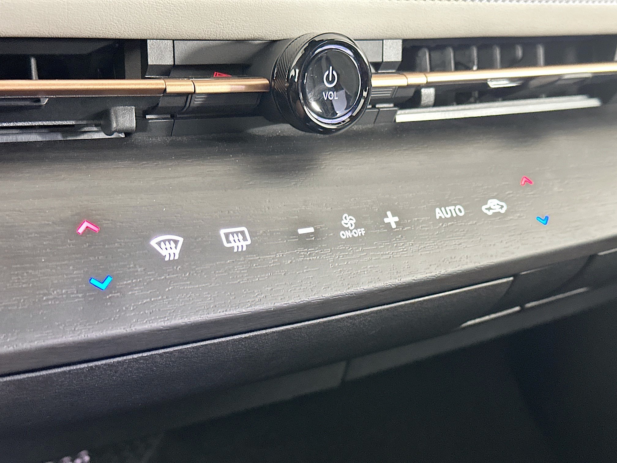 Used 2024 Nissan Ariya AWD image 24