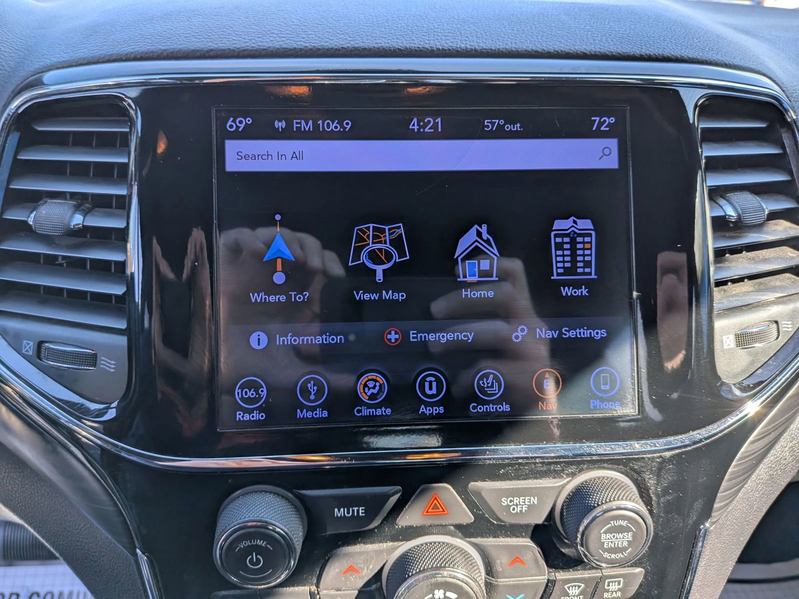 Used 2019 Jeep Grand Cherokee Altitude image 49