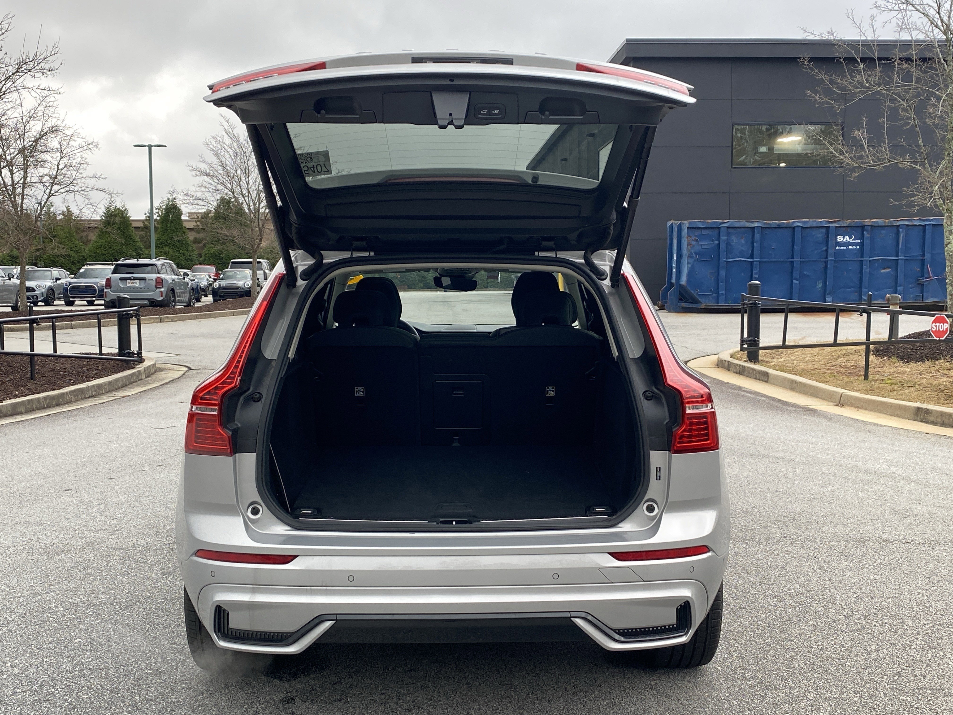 Used 2025 Volvo XC60 B5 Plus image 37