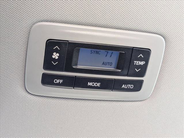 Used 2017 Toyota Sienna SE w/ SE Preferred Package image 18