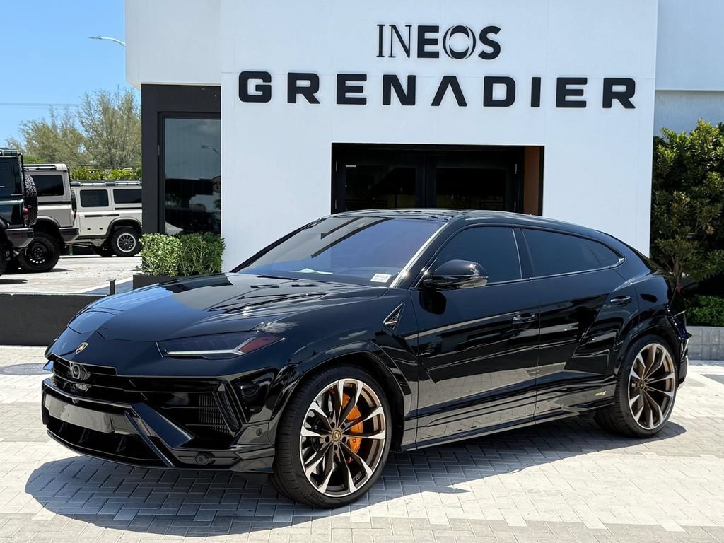 Used 2024 Lamborghini Urus S AWD/4WD image 2