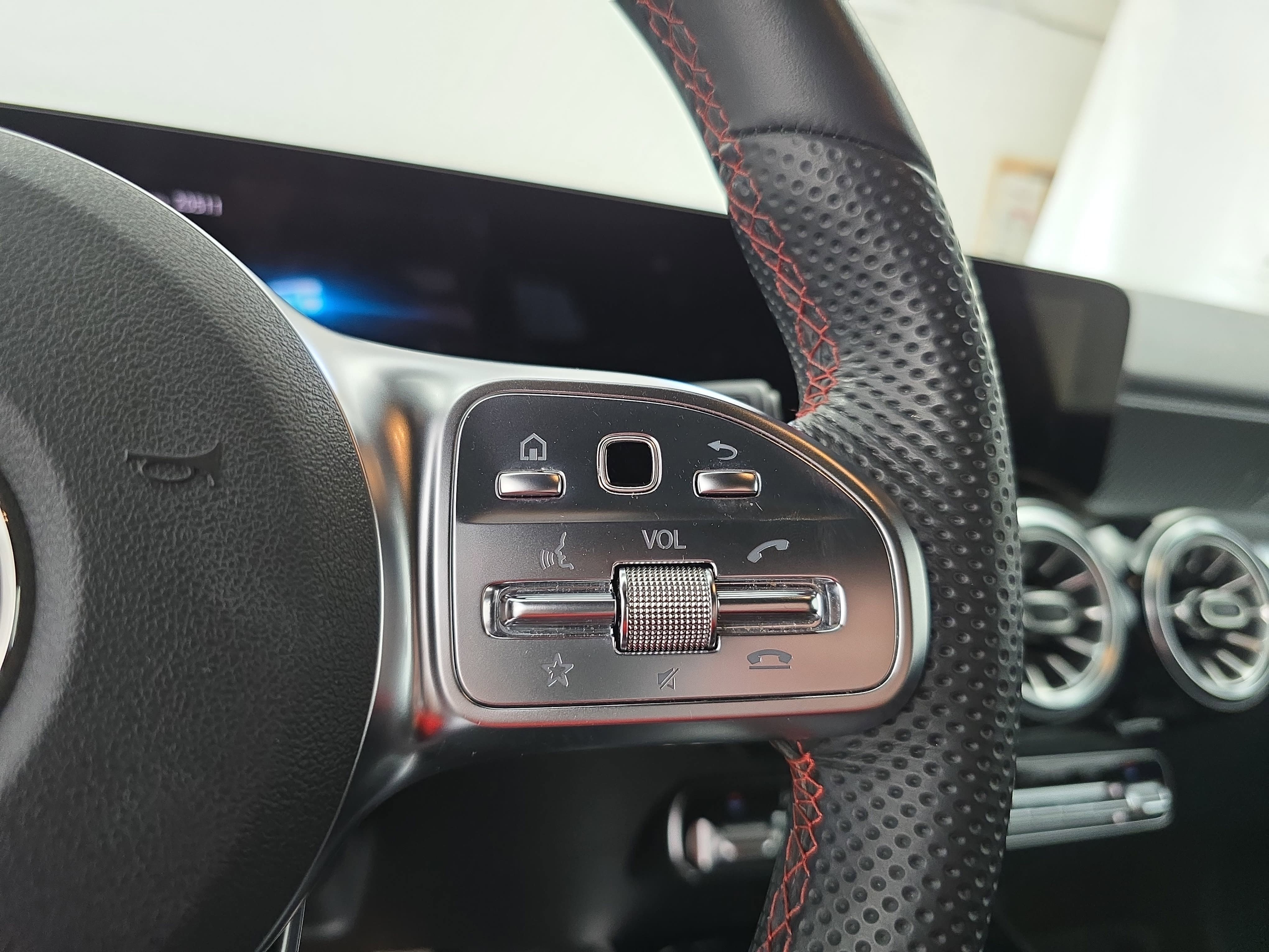 Certified 2023 Mercedes-Benz GLB 250 image 18