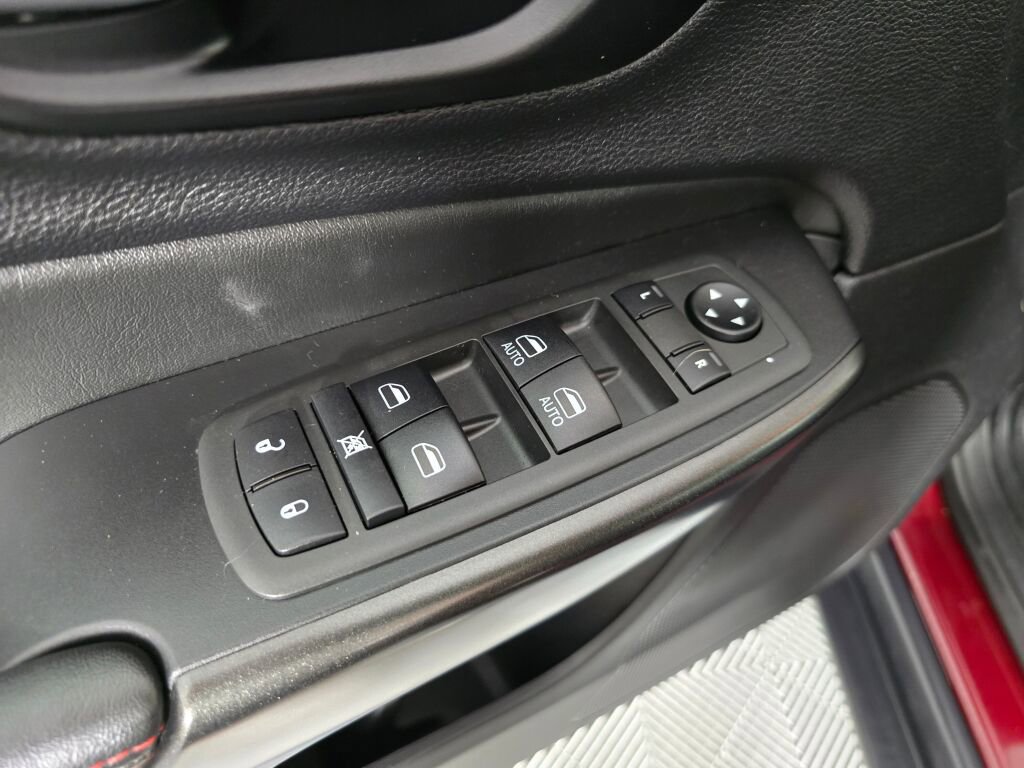 Used 2021 Jeep Cherokee Trailhawk w/ Technology Group image 18