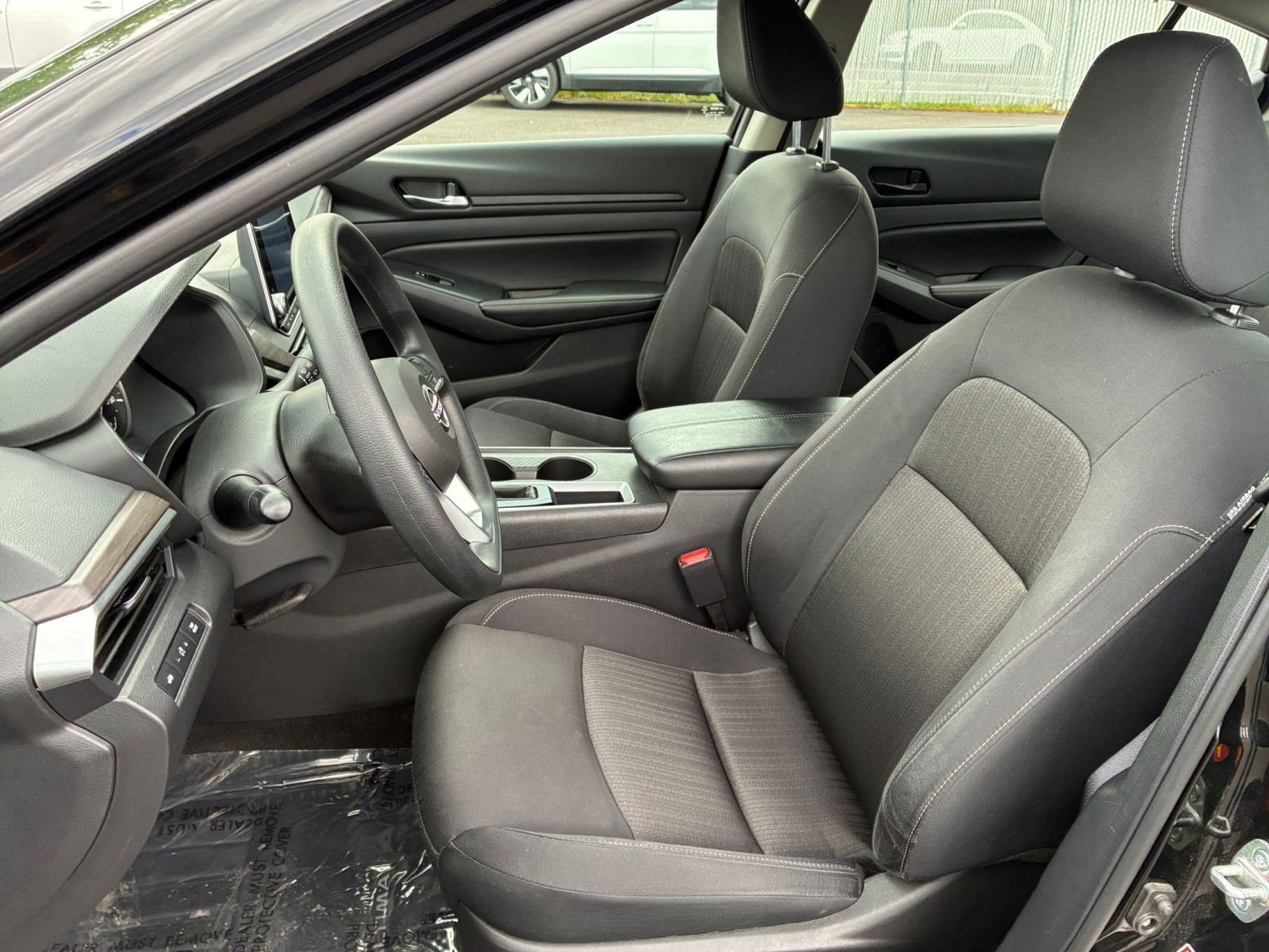 Used 2025 Nissan Altima 2.5 SV FWD image 36