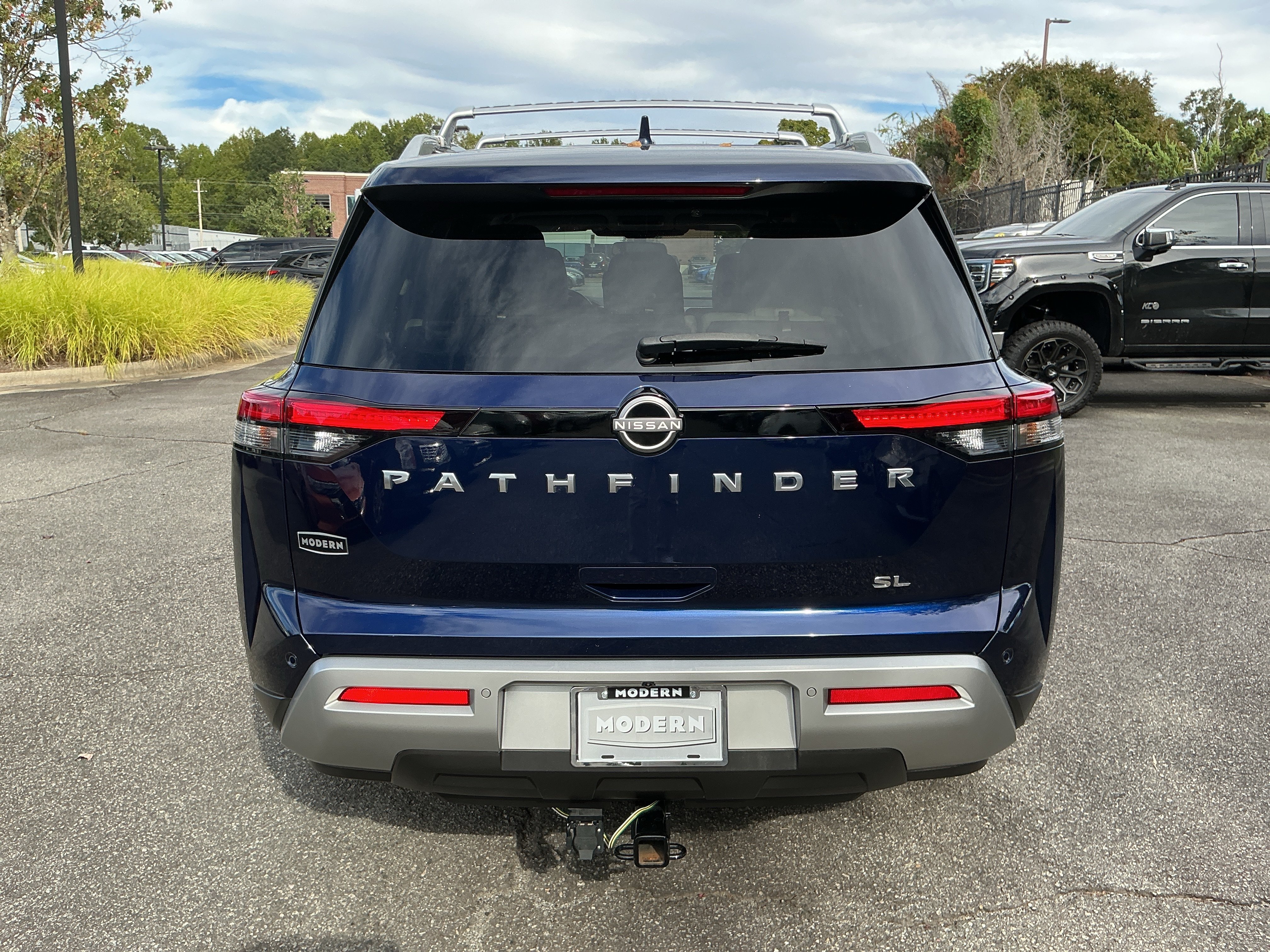 Certified 2022 Nissan Pathfinder SL FWD image 3