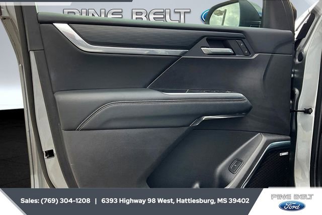 Used 2025 GMC Acadia Elevation image 17