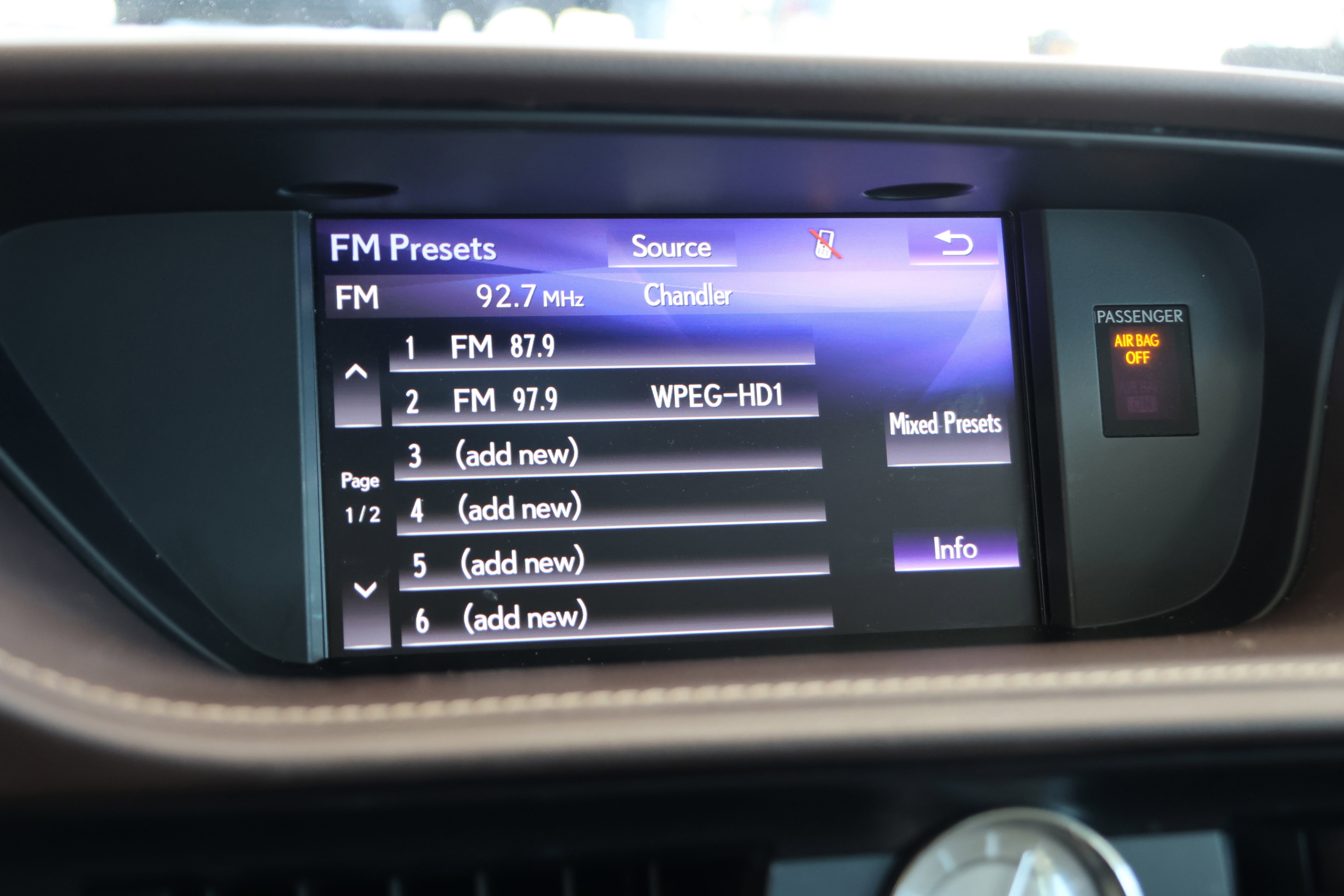 Used 2018 Lexus ES 350 350 w/ Luxury Package w/Wood Trim image 23