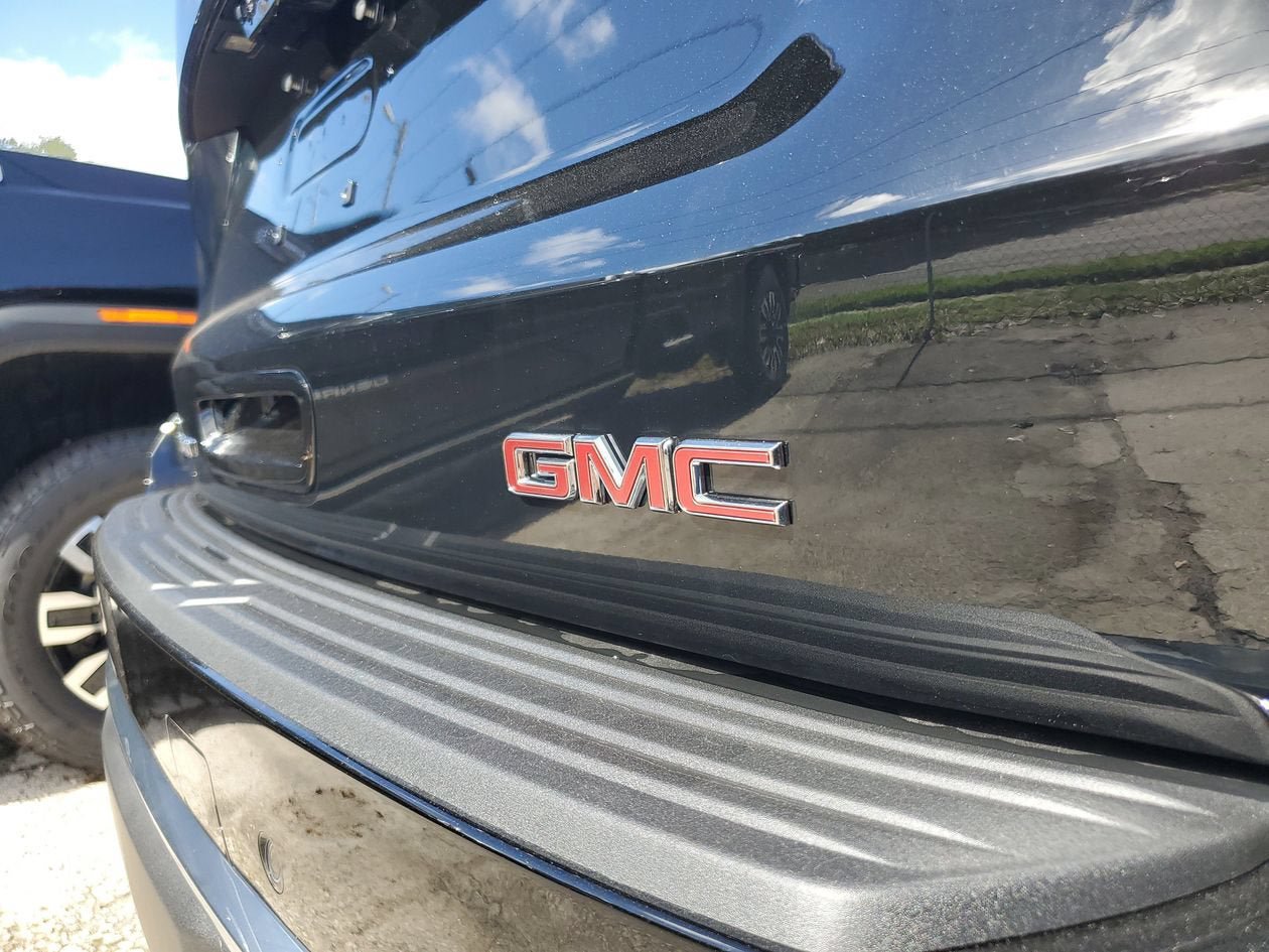 New 2026 GMC Yukon XL Denali w/ Denali Reserve Package AWD/4WD image 7