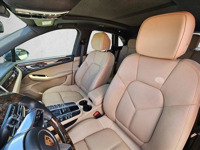 Used 2020 Porsche Macan AWD/4WD image 13