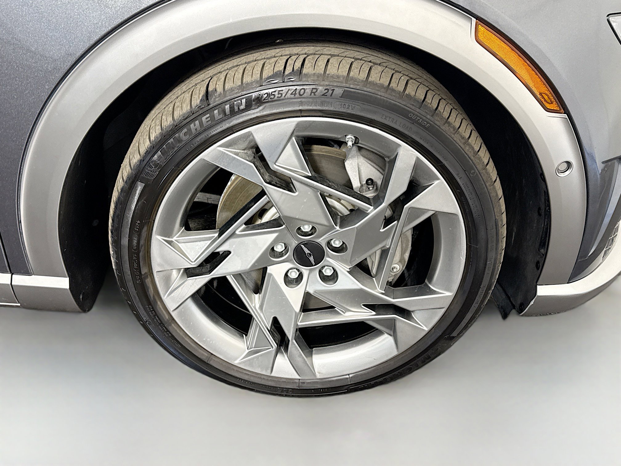 Used 2023 Genesis GV60 Performance image 32